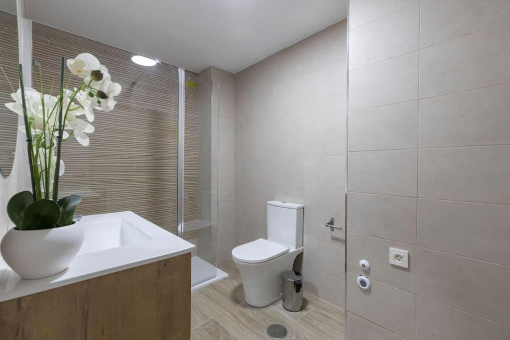 Neptuno Deluxe Apartment กรานาดา ภายนอก รูปภาพ